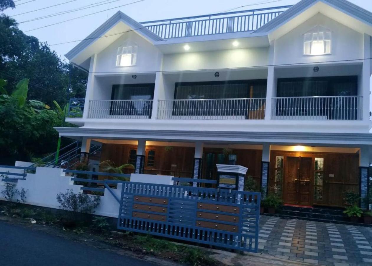 Haritha Homestay Мунар Екстериор снимка